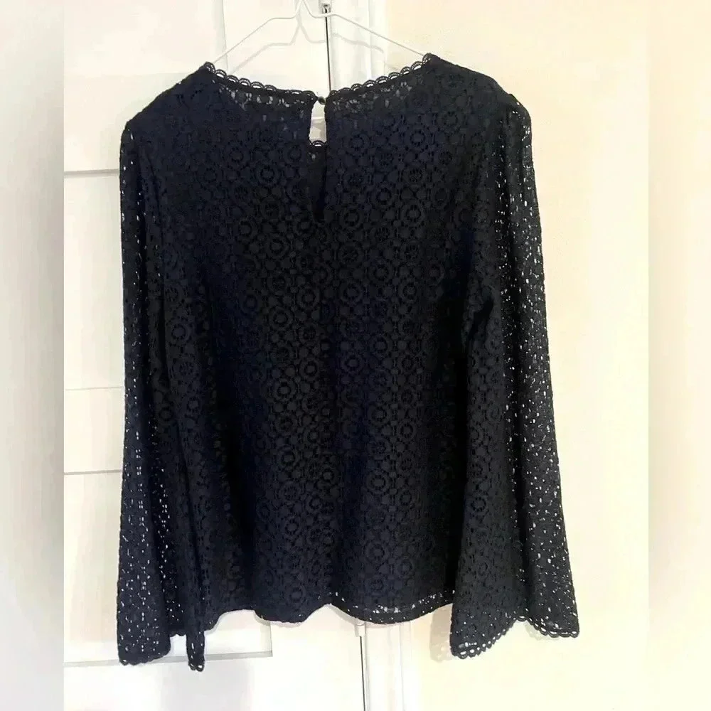 Banana Republic Navy Long Sleeve Eyelet Blouse Bell Sleeves Size Medium NWOT